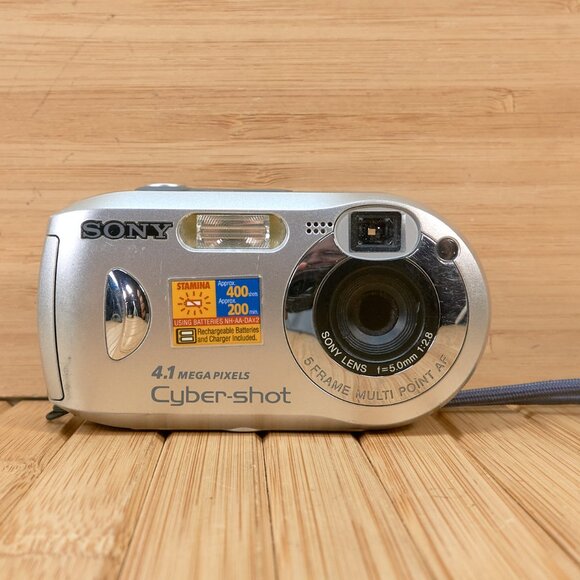 Vintage Sony Cyber-shot DSC-P43 4.1MP Digital Camera, Made in Japan - Picture 1 of 12